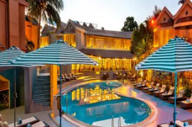 Hotel Whispering Palms